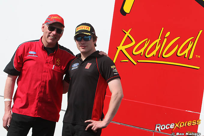 Radical Phill Abbott en James Abbott
